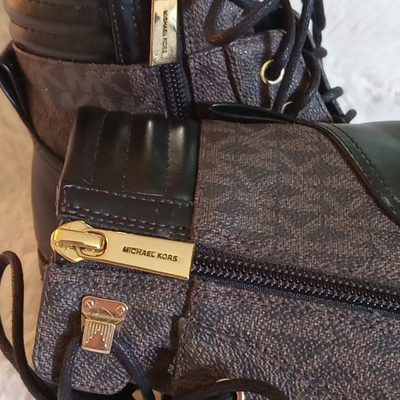 NWOB Michael Kors laceup combat boots wms 6.5 black & brown w/ MK logos - Picture 3 of 9